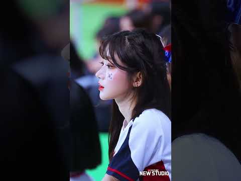 " 미모가 그냥 감탄이 나온다... 전 세계 야구팬을 홀리는중  " 251108 이주은치어리더 직캠