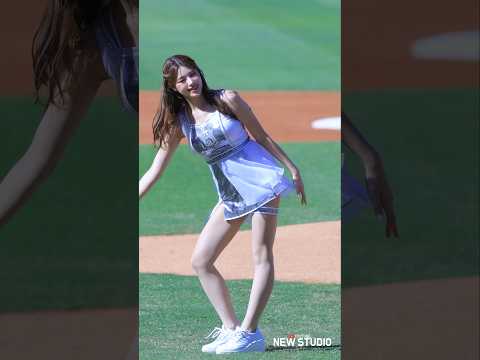 " 대만팀이 아닌 한국팀으로! 대만 첫 야구 그라운드 공연 ! " 251109 이예빈 치어리더 직캠