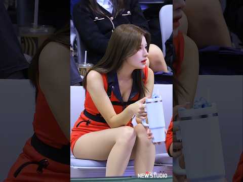 " 그저 음료 마시는 이예빈 치어리더 영상 " 251018 이예빈 치어리더 직캠